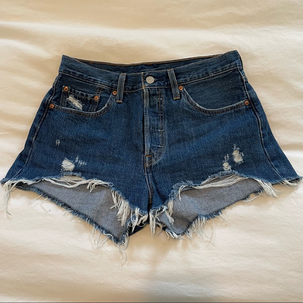 Levi’s Ribcage Shorts